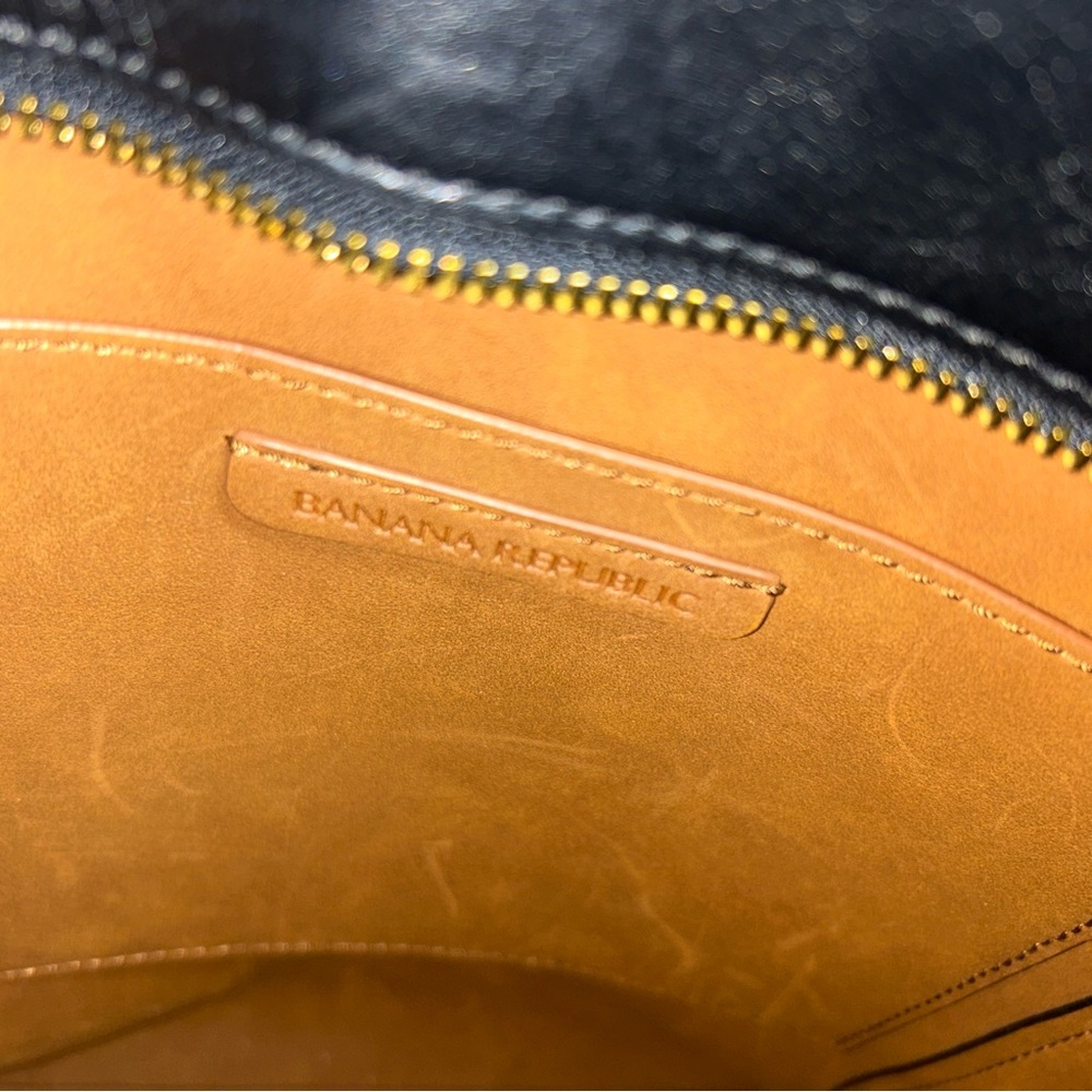 Banana Republic Black Crossbody Bag - Picture 8 of 9